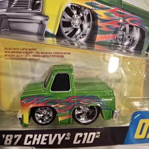 MGA Car Tuned '87 Chevy C10 Pick-Up #02 Series 1 Green **New in Box**